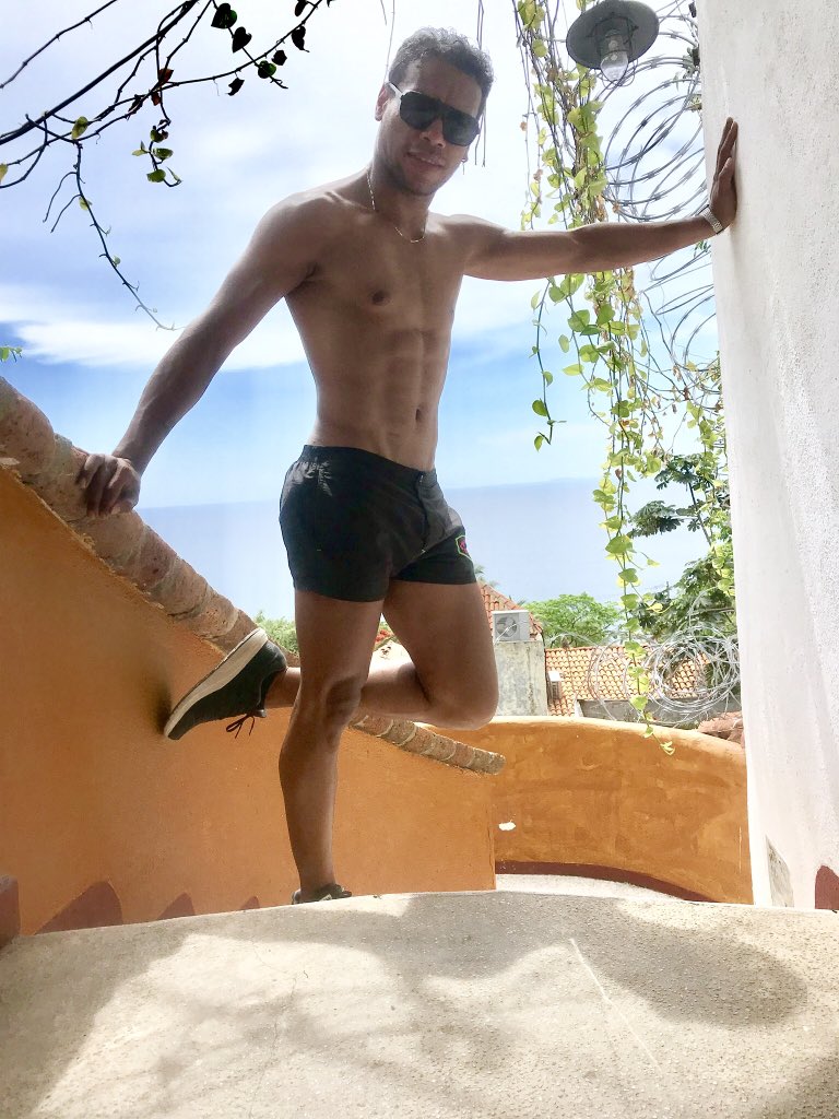 crisedertqm's tweet photo. @SoyUnPlatano 😜😜 https://t.co/RbFLwPbNDy