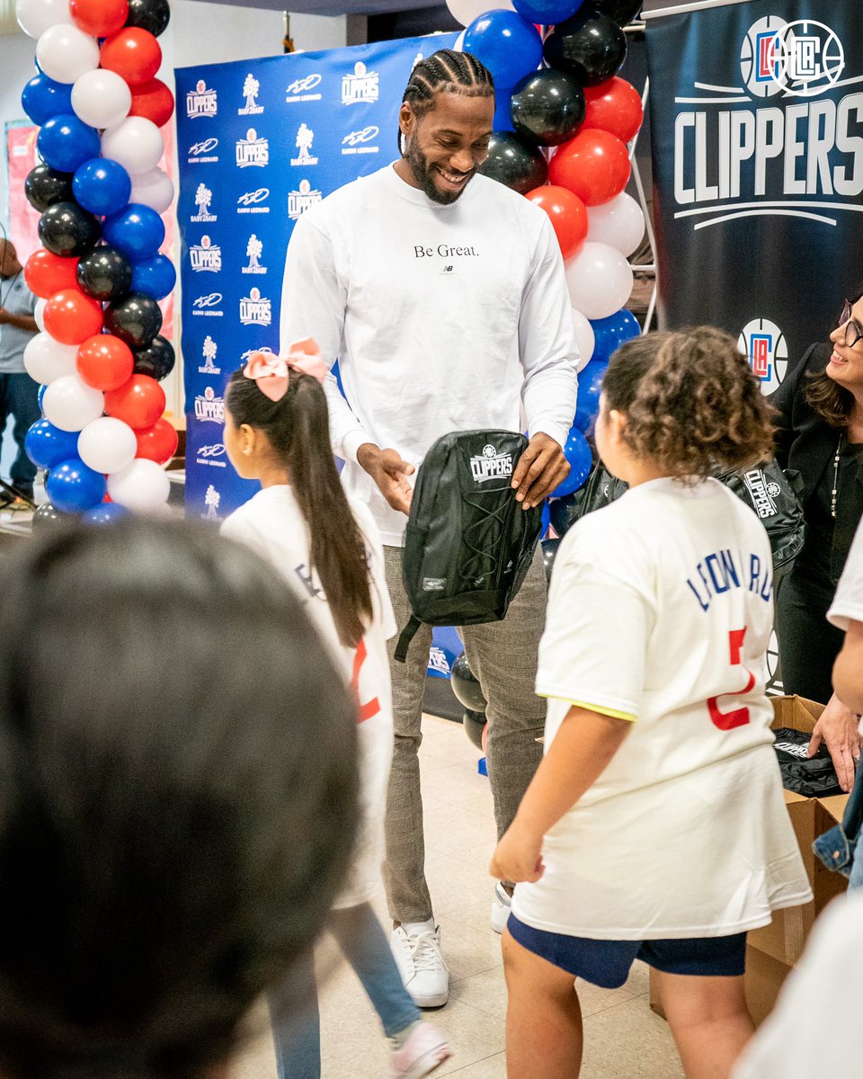 LACFoundation's tweet photo. Intended to reduce stress on low-income families headed back to school, every single student in the Moreno Valley Unified, Inglewood Unified, and Los Angeles Unified School Districts will receive a new backpack to start the school year. https://t.co/BG5mnkJpCM