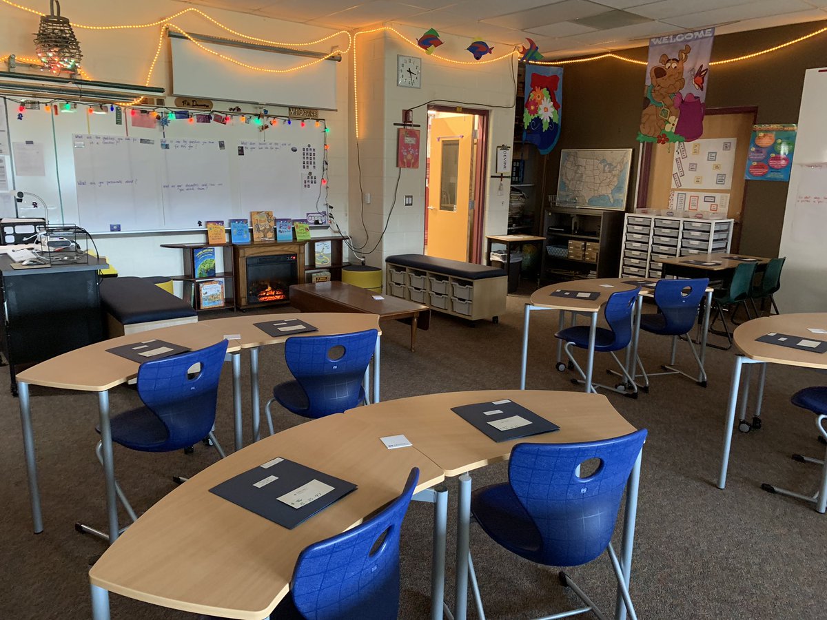MsDevine111's tweet photo. Exciting to see all the creative uses of our new learning spaces! Doing the building tour with Joel. #SASLearningSpace https://t.co/EuRYkrqMkc