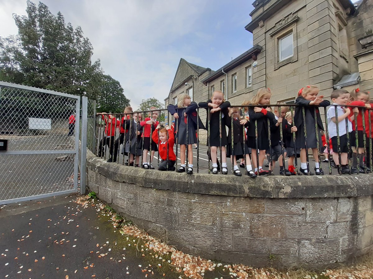 BPSnursery's tweet photo. Our new Pr 1's came to say hello at playtime & share the excitement of their 1st day at school 💕we were so pleased to see you all #loveBPS https://t.co/oqaDwLuxVR