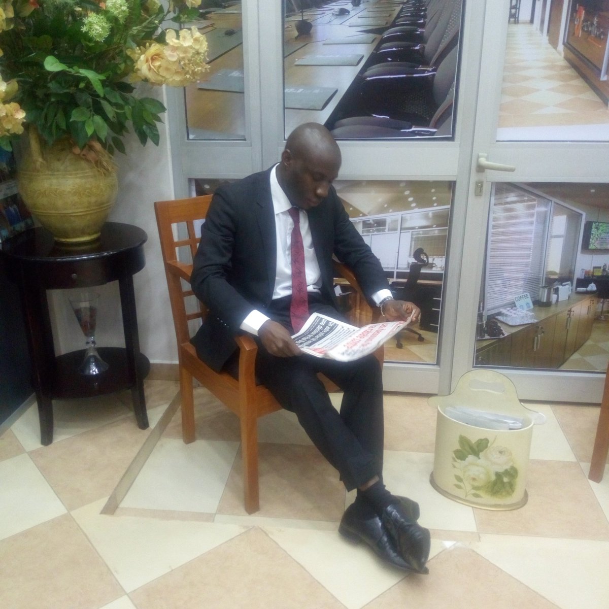 benjaminAMBELA's tweet photo. Dans la vie des affaires, vous devez avant tout faire preuve d'engagement, de dévouement et de passion pour ce que vous faites
#entrepreneuriat
#leadership
#businessdevelopment
#buildAfrica
#ubuntuClub
#BRISSE https://t.co/QVrqcPeUuo