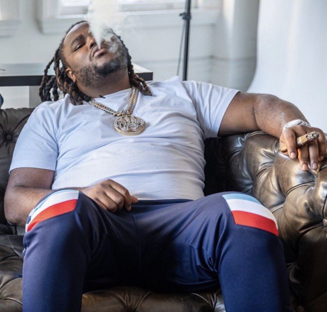 1DJFirstClass's tweet image. Tee Grizzley’s Car Has Been Reportedly Shot Up In Detroit &amp;amp; His Manager (Aunt) Was Killed. His Current Condition  Is Unknown — Prayers Up For Tee Grizzley &amp;amp; His Family 🙏🏾🙏🏾🙏🏾