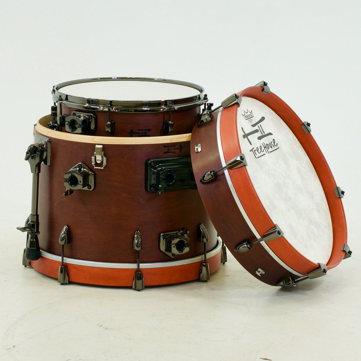 TreeHouseDrums's tweet photo. Beautiful!  A 5-piece nesting kit with an 11” tom and black hardware—Few things in Oakland, CA are cooler!  6½x8, 7⅓x11, 10x14, 16x18, 4½x14; plied maple, satin wax.

#drums #drumset #compactnestingkit #treehousedrums #customdrums https://t.co/0N4oABII9x