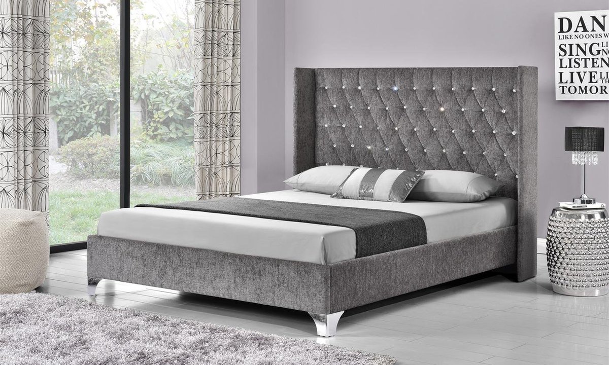 theweekendpages's tweet photo. #WIN! Double Diamante Button Wingback Bed. To enter follow the simple steps below.

1. RT AND FOLLOW
2. Follow us on Instagram https://t.co/3ep8hcMY7g
3. Enter your email on our site as the winner will be contacted by email. https://t.co/vqrYiQpTgw
#giveaway #Competition https://t.co/jkmRVDlwrn
