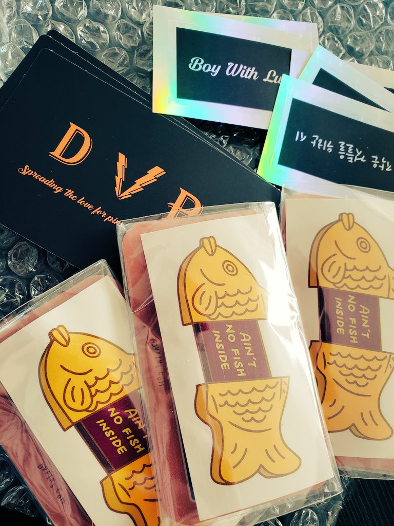 go_mkc's tweet photo. @dvpins pins have arrived safe and sound! Will be checking the domestic fee this weekend and emails will be sent then, so please keep an eye out! 
#maplekimbapupdates https://t.co/cnsEoKQkWX