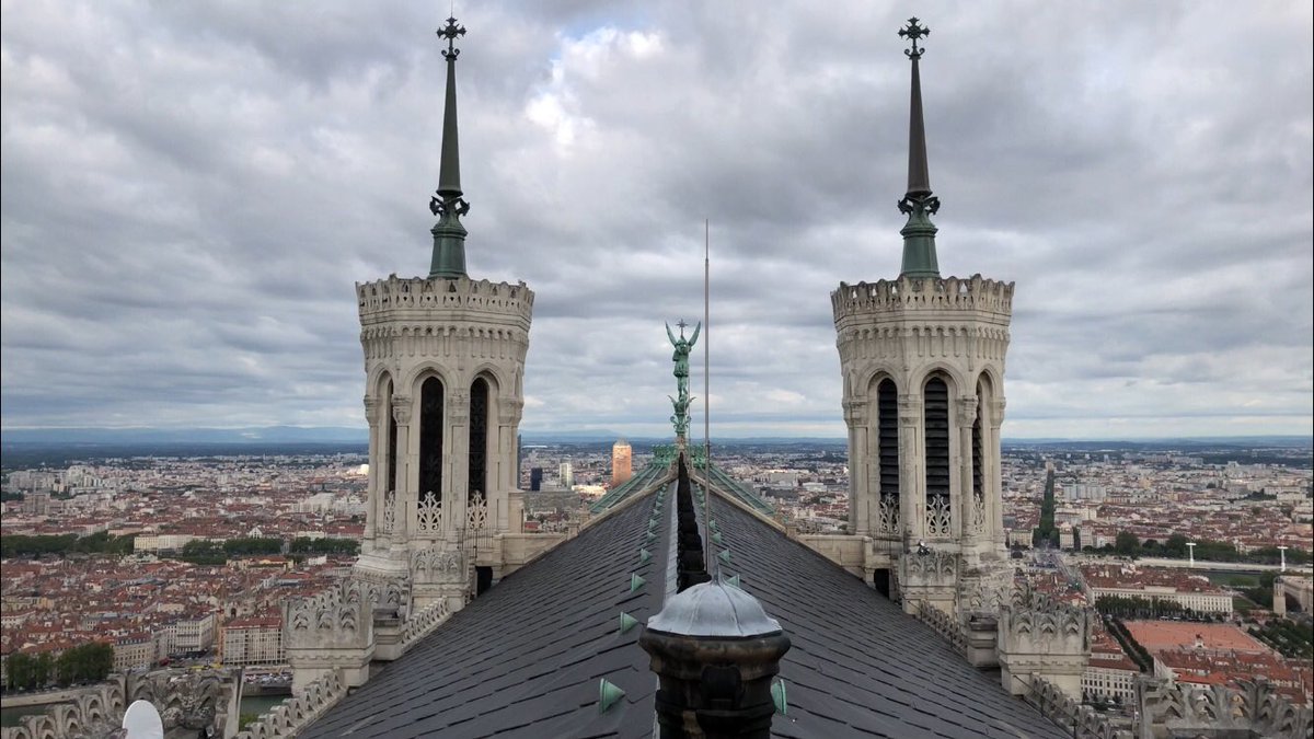 hugo__frances's tweet image. Reportage sur les toits de #Lyon à découvrir prochainement sur #BFMLyon (Avec @AlinePicardTLM)