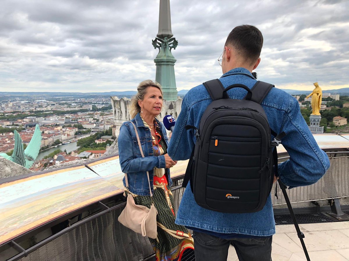 hugo__frances's tweet image. Reportage sur les toits de #Lyon à découvrir prochainement sur #BFMLyon (Avec @AlinePicardTLM)