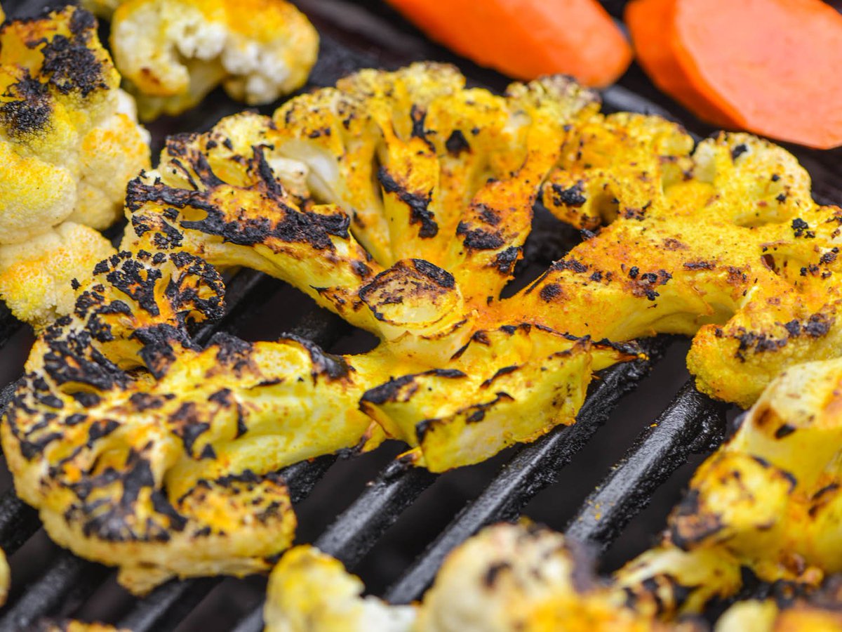 GrillingChats's tweet photo. Q8 #GrillingChats STEAKS! What’s the best way to grill cauliflower? #FallGrill #Grilling #Paleo #FallBBQ https://t.co/TCHqydlqbz