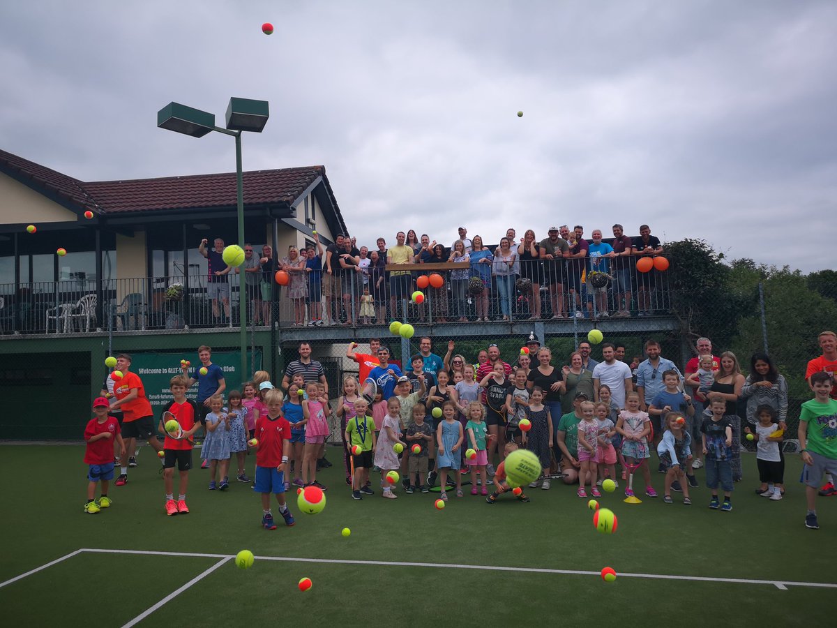 Please follow our brand new account for all the latest information, banta and club/ community communications. 
Unfortunately our previous account was hacked ☹️
Let's see if we can get back up to the 500+ followers we had before.