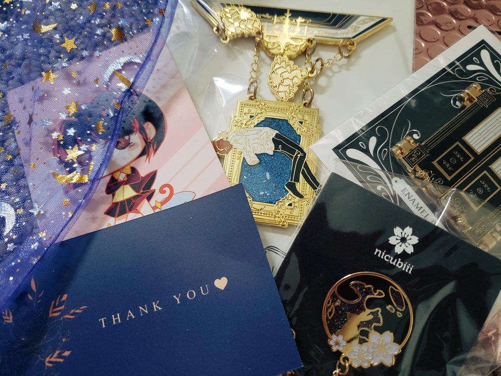 go_mkc's tweet photo. @nicubiii pins have arrived!! Will be going to check the domestic fee this weekend and emails about it will be sent soon!^^
#maplekimbapupdates https://t.co/KgnT9W4KKa