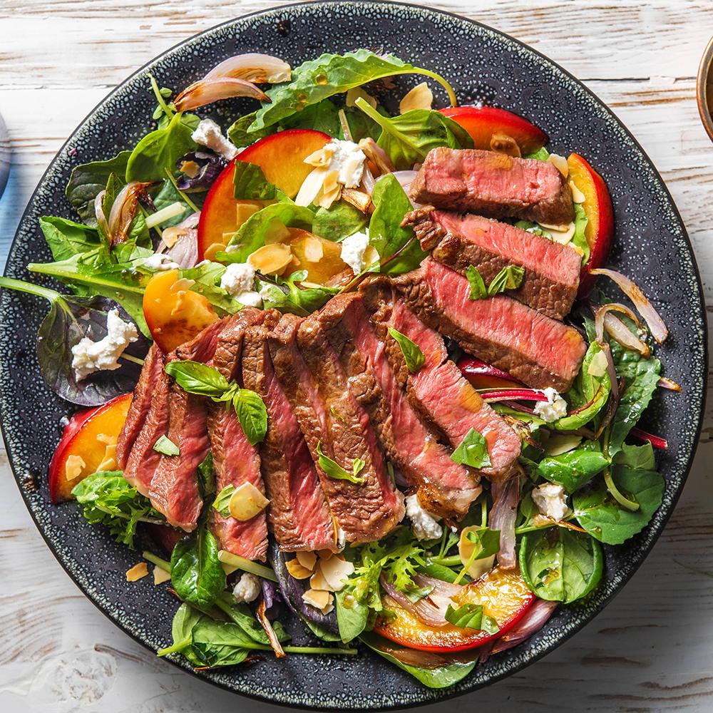 HelloFreshCA_fr's tweet photo. La semaine prochaine, découvrez notre steak poêlé sur salade de nectarines noircies : ça goûte un mélange d'été et de bonheur! 🍑☀️
Vous avez jusqu'à ce soir 23 h 59 (HNE) pour commander 👉 https://t.co/eEpK7uKoVN 📦
#LaVieHelloFresh https://t.co/CHVjDPihxh