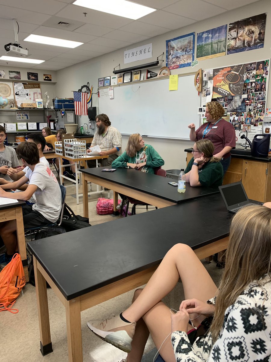 DrGTeague's tweet photo. Stopped to visit with a @chsibmyp #PersonalProject lab today and got suckered into demonstrating what it means to be a risk taker. #LearnerProfileinAction #BulldogNationIBWorld #BulldogNation https://t.co/2BPCAcKEA2