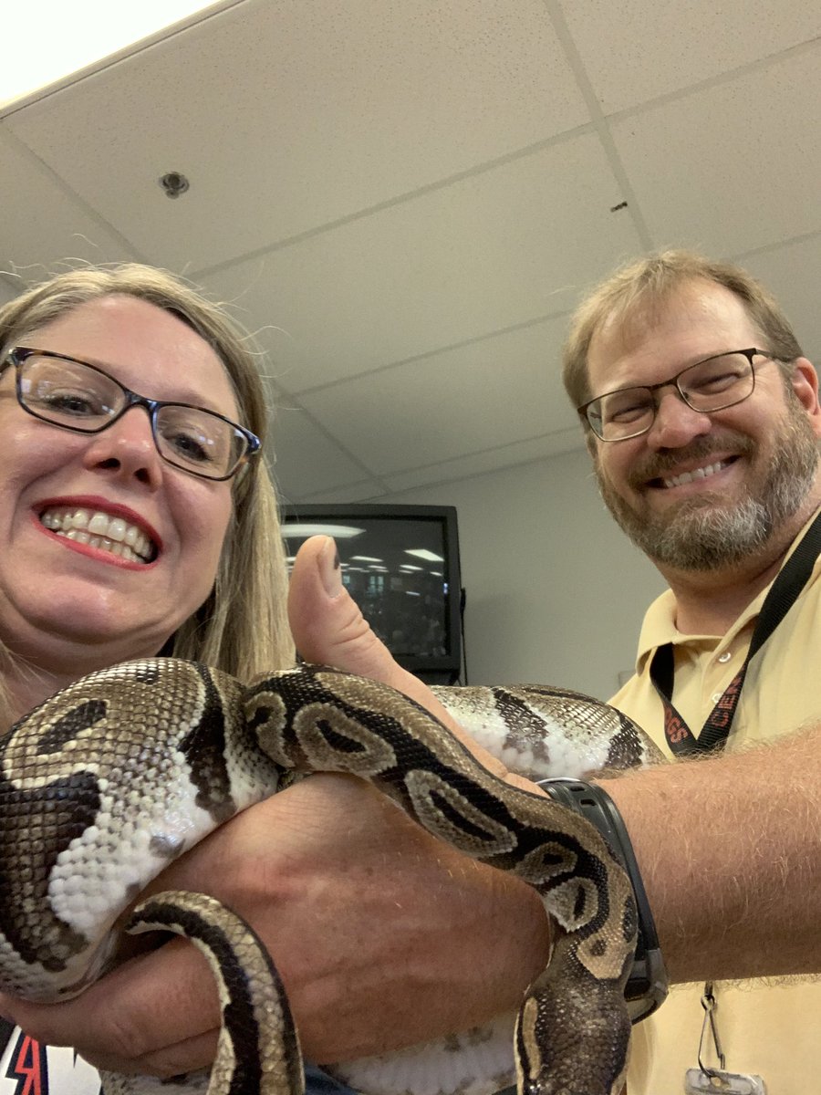 DrGTeague's tweet photo. Stopped to visit with a @chsibmyp #PersonalProject lab today and got suckered into demonstrating what it means to be a risk taker. #LearnerProfileinAction #BulldogNationIBWorld #BulldogNation https://t.co/2BPCAcKEA2