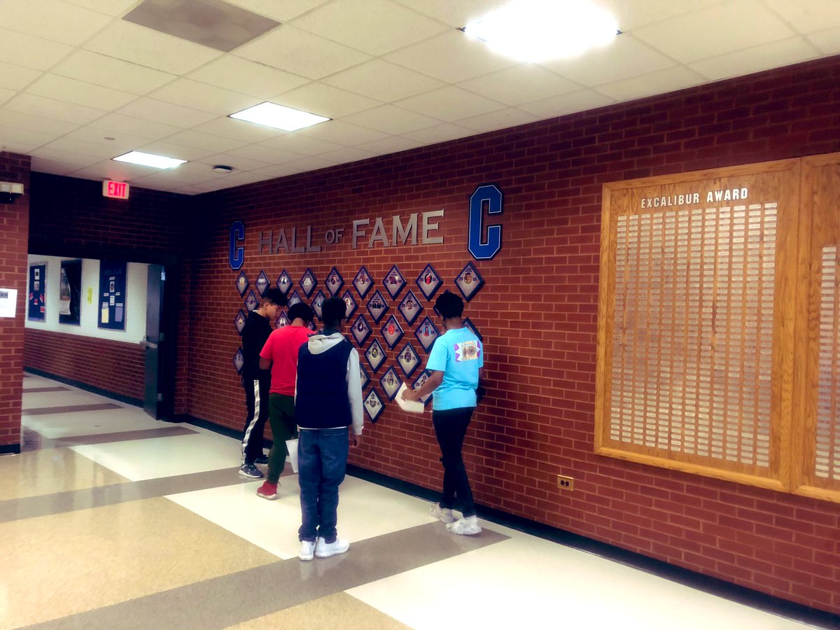 coachingharrell's tweet photo. @FultonCoSchools Centennial HS teachers are at it again. Students leaving the classroom to explore and identify geometric shapes and angles in their environment. Thank you for sharing @HerronCHSTeach @FCS_SEC #SDI #TMF #learningenvironmentsmatter #SEChasAnewAttitude https://t.co/ThUQrJ8deg