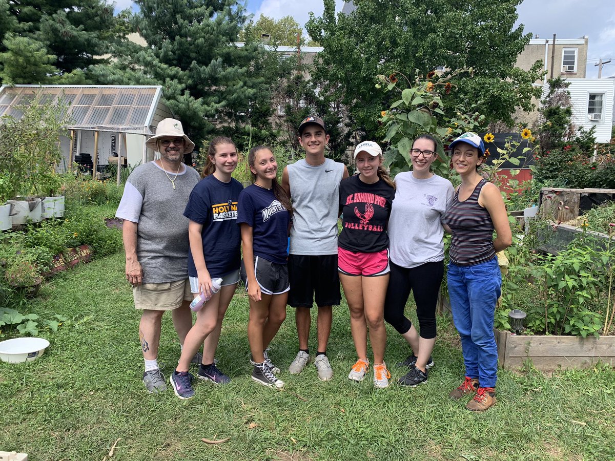stedmundprep's tweet photo. #SummerOutreach Day 2: Deacon Andyโs group visited @Urbanstead , an urban farm that teaches life skills through their food garden. Mr. Grilloโs group spent time at Habitat for Humanity #UncommonLeaders https://t.co/i1dirEABac