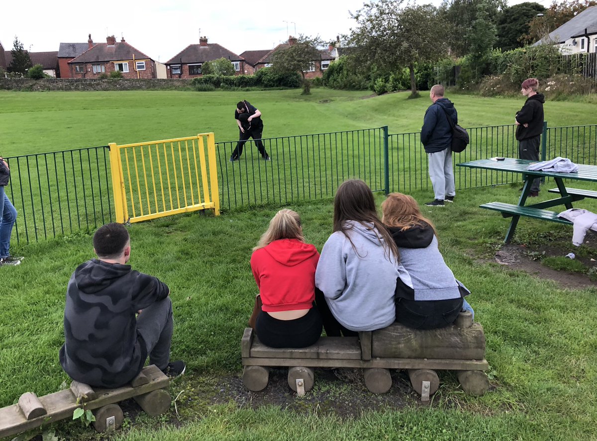 pac_cic's tweet photo. Weโve been out in Hattersley and Gee Cross tonight engaging young people on the streets talking about Gcseโs education employment #enrolmentweek #GCSEResults2019 #NEET 2 more going home with CVs and apprenticeships to apply for๐คyoungpeople #tameside #hattersley #geecross #hyde https://t.co/h4UTDZqXeB