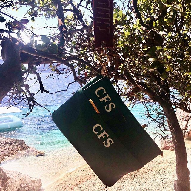 chaossocialclub's tweet image. Mediterranean vibes☀️#chaosclub #monogrameverything #holidayspam ift.tt/2NoCPjc