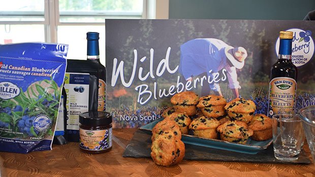 What's For Dinner - <a href="/KiltedChefAlain/">The Kilted Chef</a> satisfies our sweet tooth with sugar dusted blueberry muffins. Click the link for the recipe atlantic.ctvnews.ca/what-s-for-din… <a href="/canadianwildbb/">CanadianWildBlueberry</a>
