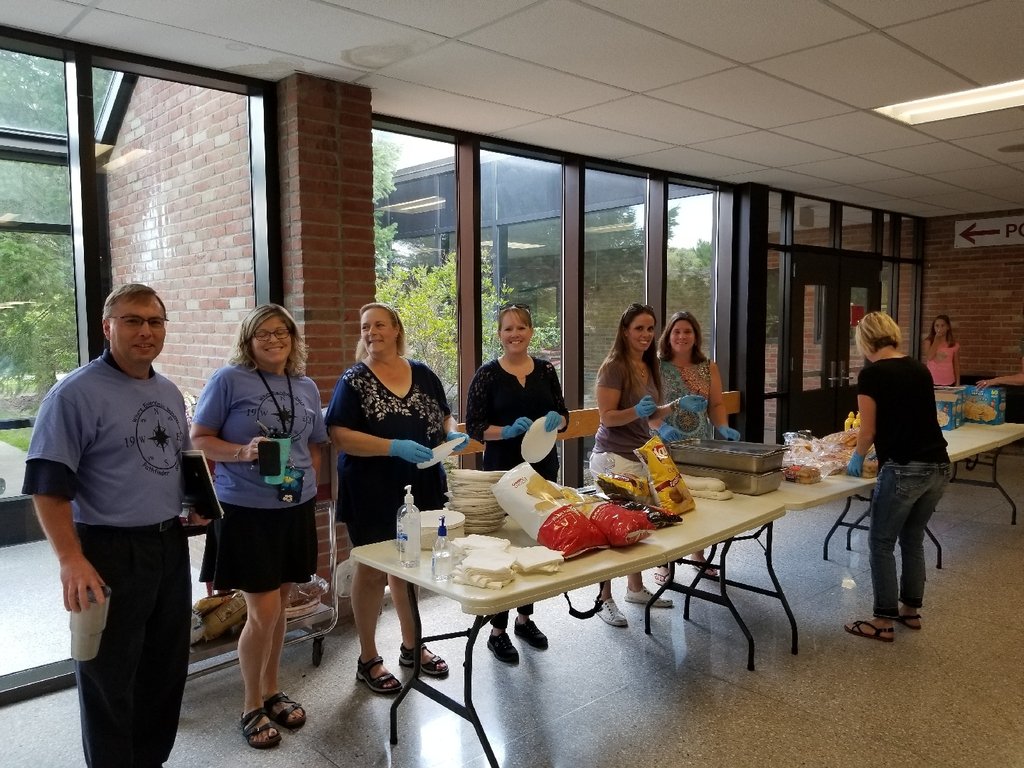 pinckneyschools's tweet photo. Loving the energy that is already beginning to fill our schools as today, Pathfinder incoming 7th graders were engaged in the WEB (Where Everyone Belongs) program and also were treated to lunch, prepared and served by our amazing parents. #itsgettingexciting https://t.co/3MRO2pBB1G