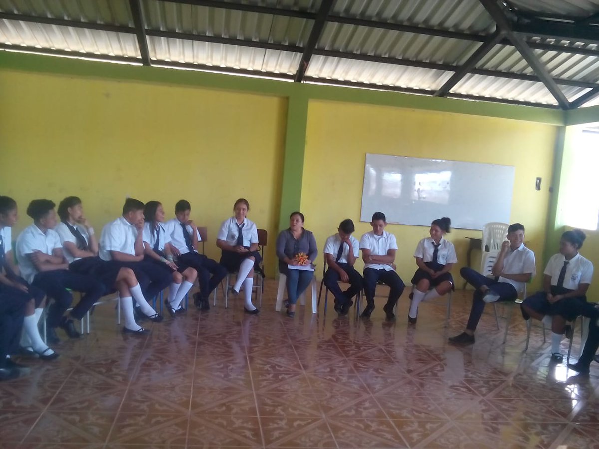 Guadalu69841623's tweet photo. Hoy Distrito 11D03 Paltas-Educación, se desarrolló Círculos en Prevención de Embarazo Adolescente en estudiantes del CB Francisco Valdivieso y  UE Manuel José Jaramillo de las  parroquias de Casanga y Yamana, a cargo de la Profesional DECE Distrital#SomosEducacionEc@magdasalazarg https://t.co/5eXiqDRThW