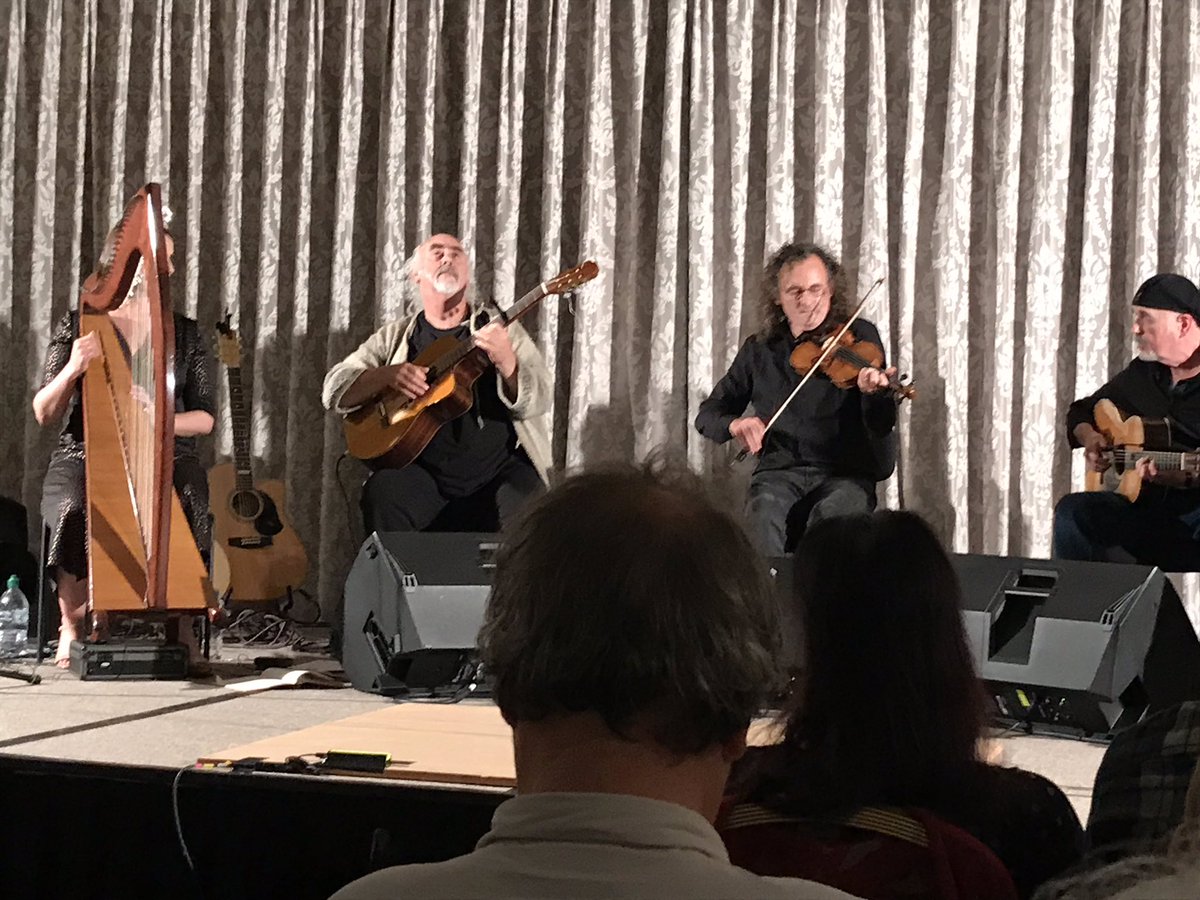SeanKellyMEP's tweet photo. So relaxing & happy to be @MaritimeHotel in #Bantry for 17th #MastersofTradition concert with supreme legends #MartinHayes #SteveCooney #DenisCahill .Brilliant.
@Comhaltas https://t.co/zWbbpppsJQ