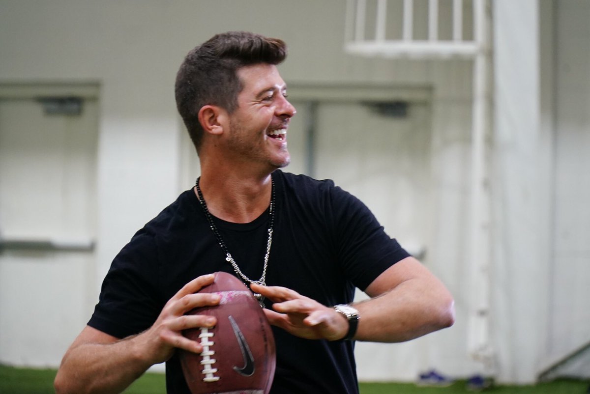 RazorbackFB's tweet photo. Added a new QB to the Thicke of the battle today.
Appreciate @robinthicke swinging by before our last scrimmage of Fall Camp!  #WPS https://t.co/IPhMbl6ttl