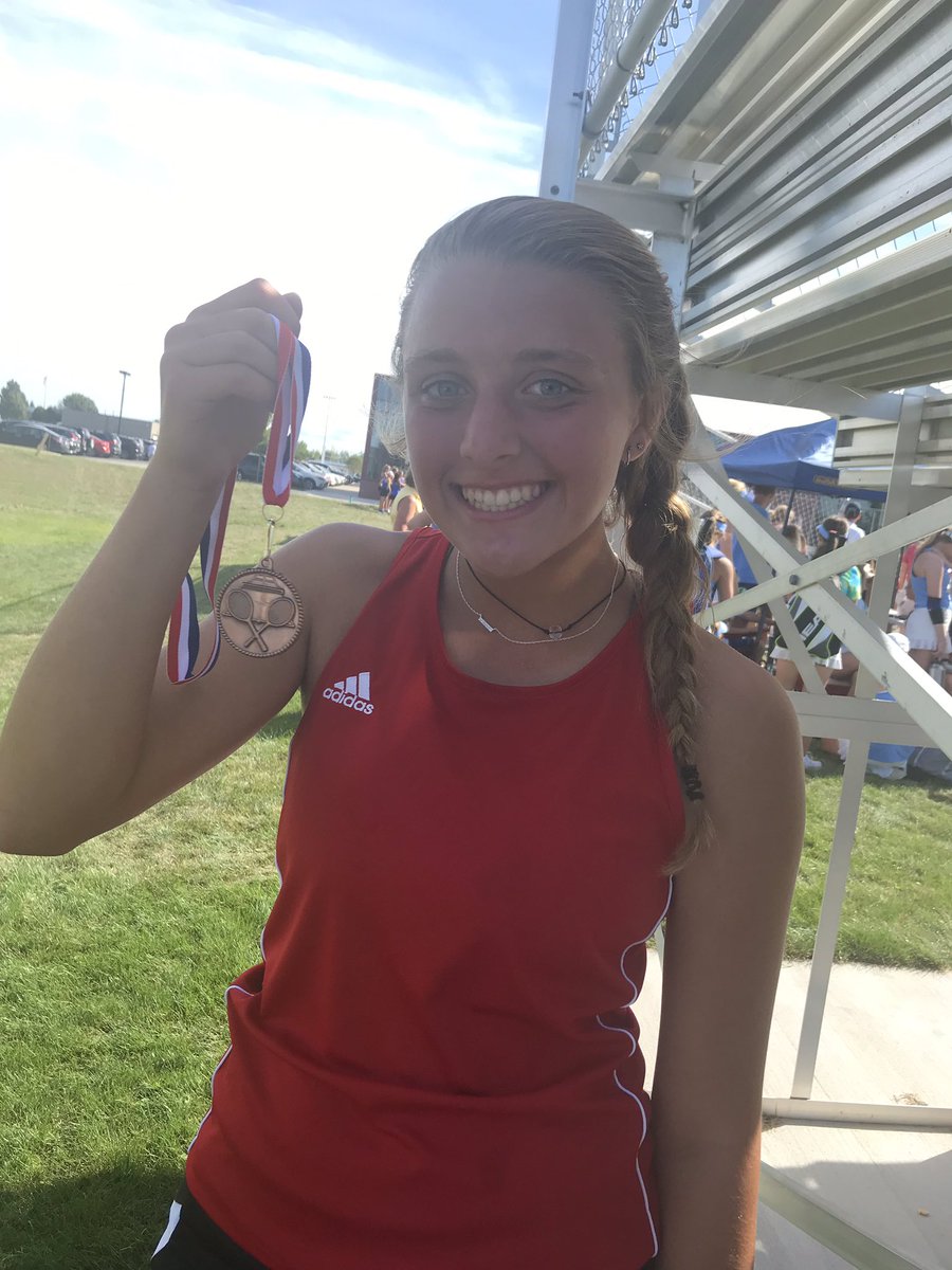 nlbulldogtennis's tweet photo. Paeton Kringle takes third at St. Mary’s Invite!!! She played long and hard to take this win! #bulldogpride @PressStarSports https://t.co/FbpewqoTz2