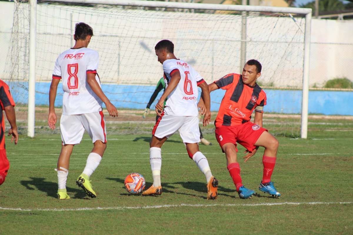 CEForcaELuzRN's tweet photo. Pelo Campeonato Potiguar Sub-19, o Time Elétrico jogando no estádio Nazarenão em Goianinha, empatou com a equipe do Atlético Potengi por 1x1. Allyson marcou o gol tricolor na partida .

Foto:José Carlos Borges https://t.co/Lmru96FsGu