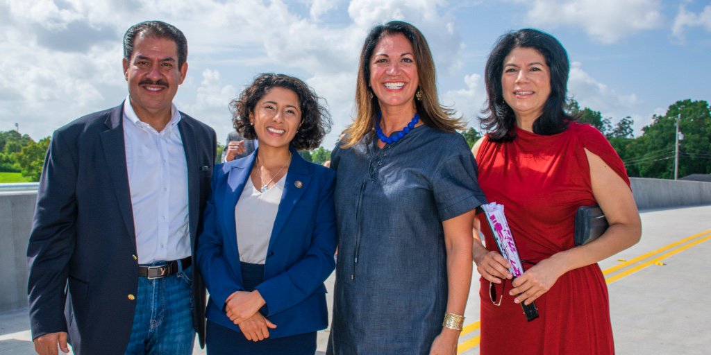 EastEndChamber's tweet photo. Today we joined Harris County Precinct 2, Commissioner Adrian Garcia and community leaders to celebrate the Ribbon Cutting Ceremony of the new Forest Hill Blvd. Bridge.
#EECOC #EEHou #Houston https://t.co/U6aAO3bnuP