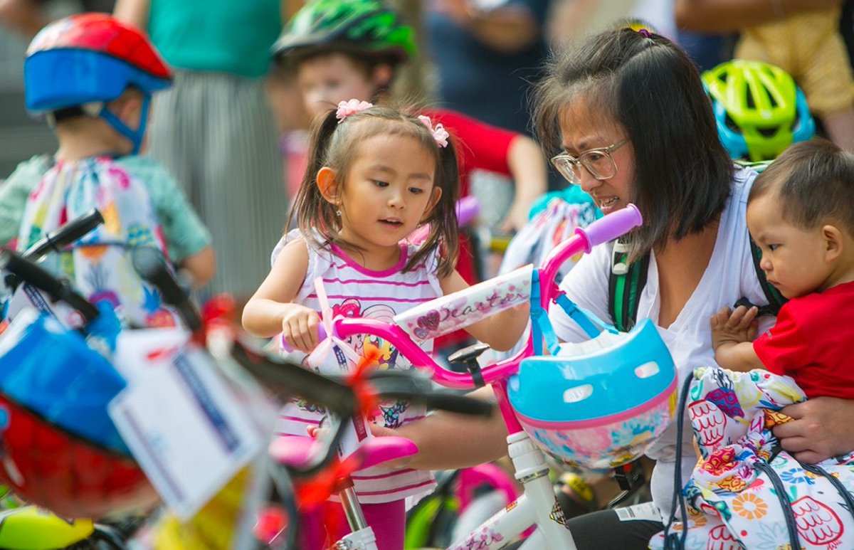 BlueCrossNC's tweet photo. It was such a joy to assemble 220 bikes for @USOofNC kids on our #Durham campus today. The annual event gives our employees a chance to honor military families and their service! 🇺🇸 #LifeAtBlueCrossNC 🚲 https://t.co/Zgzx2TFl9J