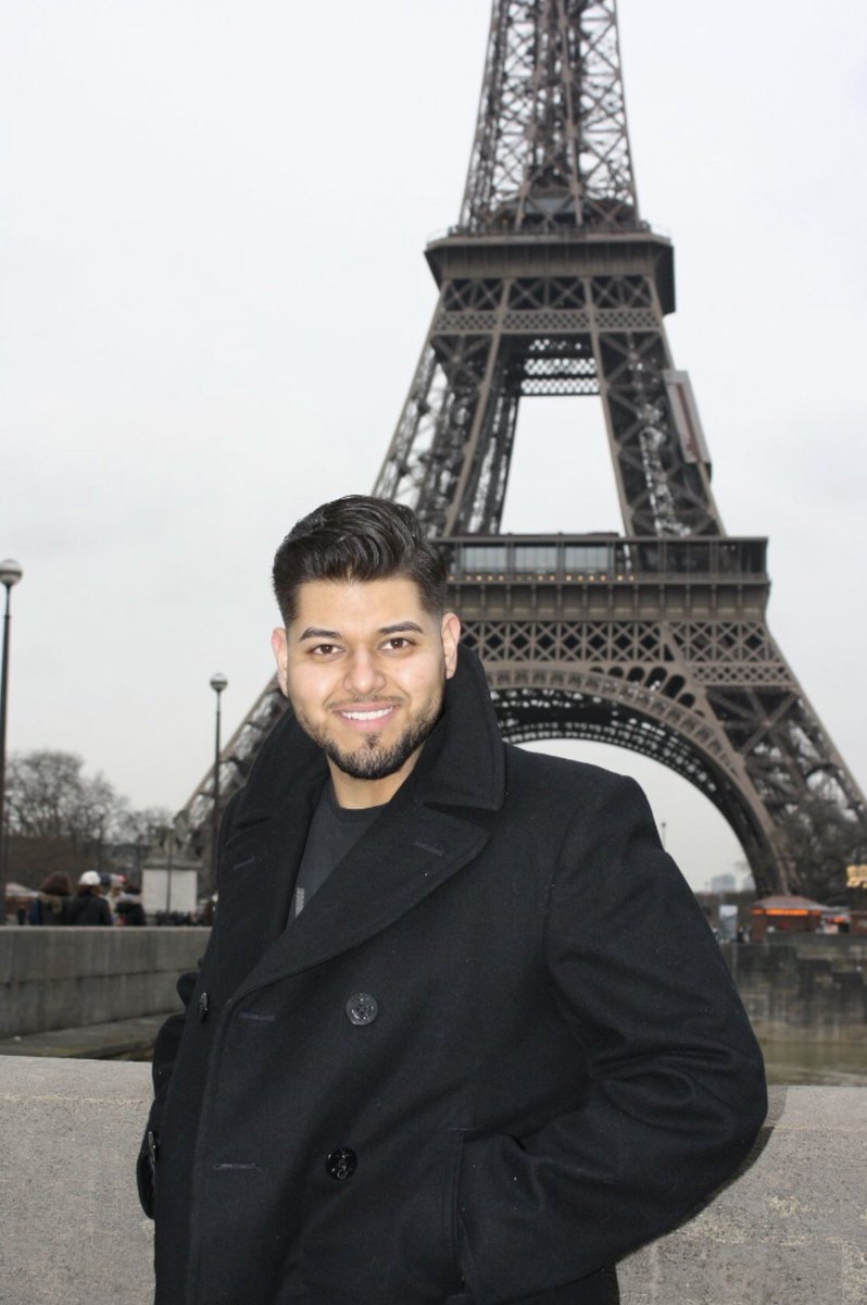 dchavar's tweet image. Travel Tip: When photographing 📸your favorite monuments, arrive early in the AM to avoid the crowd in the background or take a low-angle shot! And with #SimpleGlobal you’ll have unlimited texting 📱to share your pics! Bonjour Paris 😍❤️✈️#TMobileWingman #TeamMagenta #DreamTM