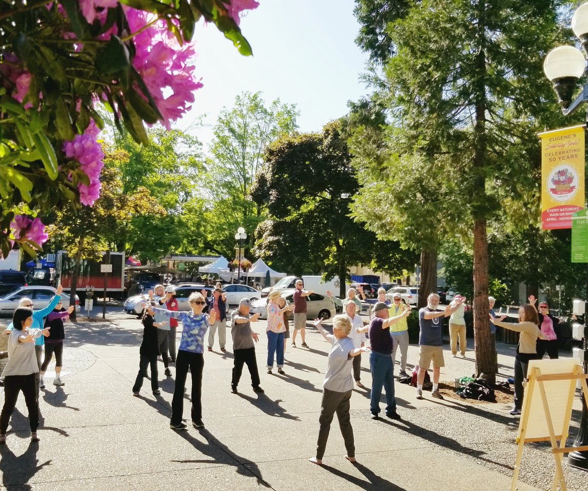 DowntownEugene's tweet image. Thursday plans?
The sunshine will be back &amp;amp; so will our summertime Tai Chi class! Come rise and shine with us every Tues. &amp;amp; Thurs. 8:30am to 9:30am in the West Park Blocks.
#StretchitOut #EUGRec #FreeSummerFun #DwntwnEUG @EugRec