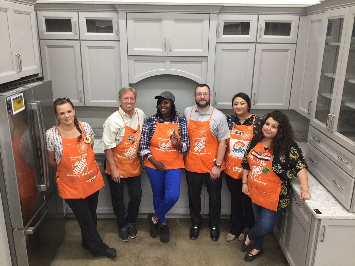 New HSPS at 1519. Welcome Kim!!!!!
Let’s work together and rock it
@TienNgu95693256 <a href="/THDNick/">Nick Shelton</a> <a href="/deanosettle/">Dean Settle</a> @thd_jeffclark <a href="/ScottGeiselHDI/">Scott Geisel</a> <a href="/RodriguezMBridg/">Bridgett Rodriguez</a> @DerekTHD