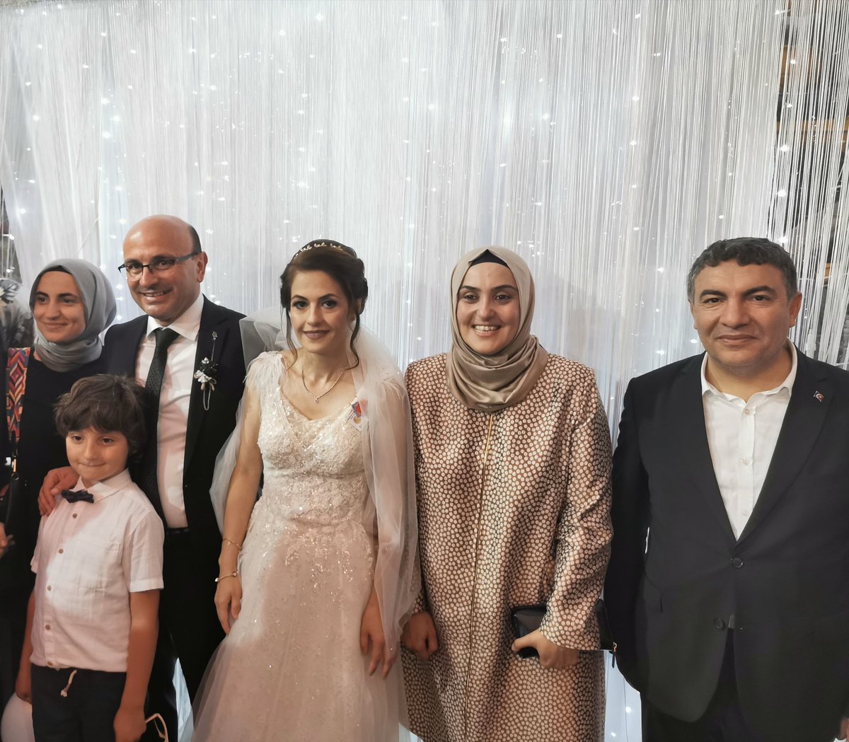 Ak Partili Belediye başkanı görkemli bir törenle evlendi