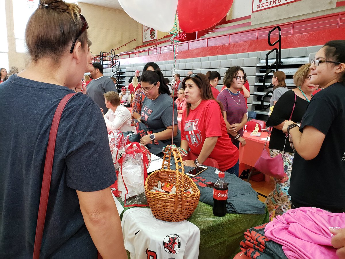 wbrayhs's tweet photo. Roundup! https://t.co/sLP0Kpxsr4