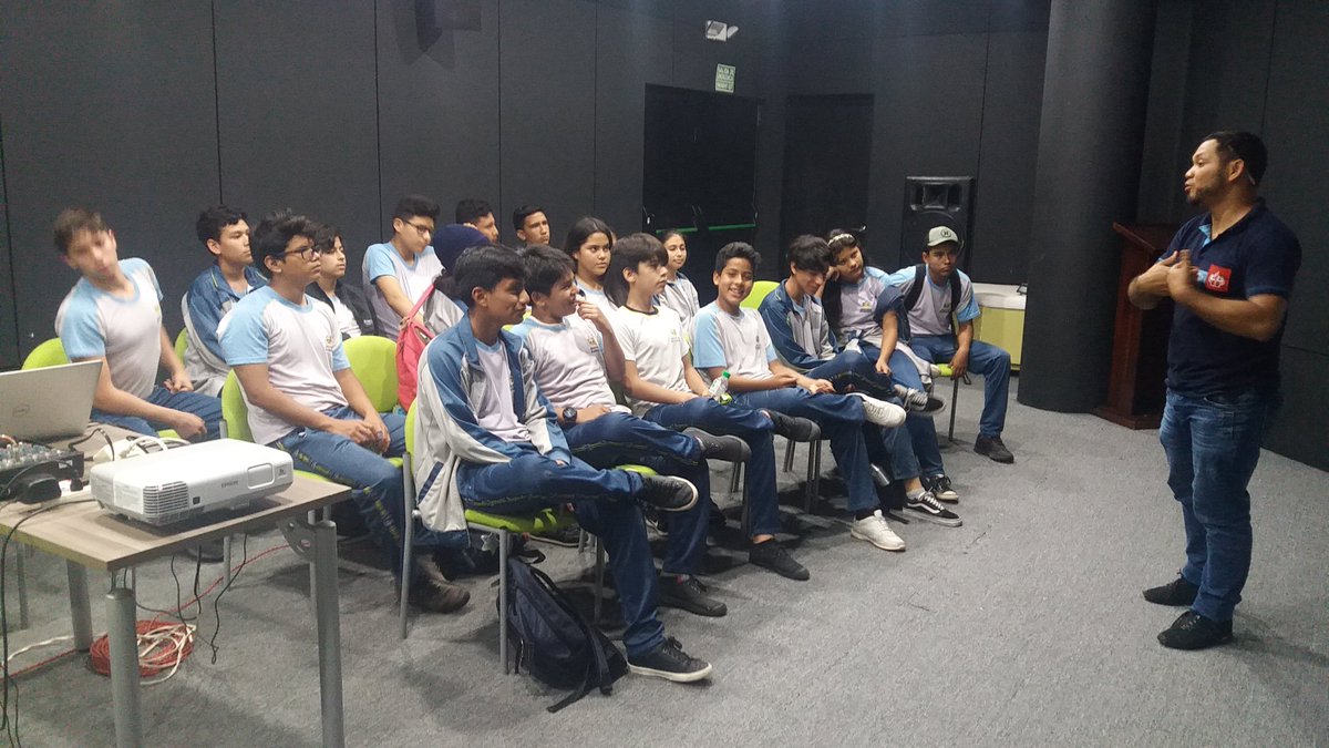 #HéroesDeEficienciaEnergética
Hoy con la visita de los jóvenes de 10° Año EGB de la Unidad Educativa "Loma Linda" concluimos la participación de esta prestigiosa institución educativa en los eventos de difusión que anualmente programa Elecgalapagos S.A.
💡🌎🇸🇱☀️