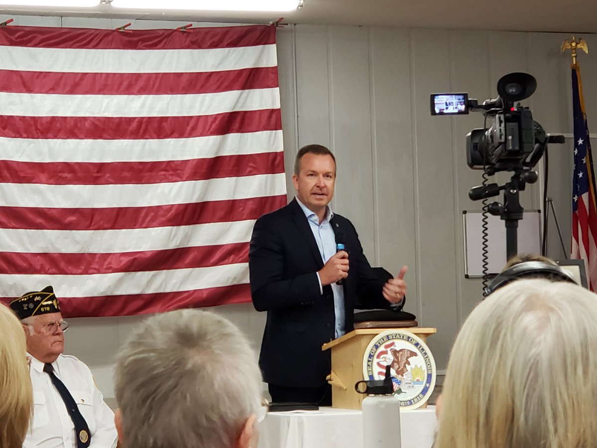 tdugan75's tweet image. Very proud to see #BHill8 student work on display today at the American Legion in #BHill as a true hometown hero was honored by @AndyManar