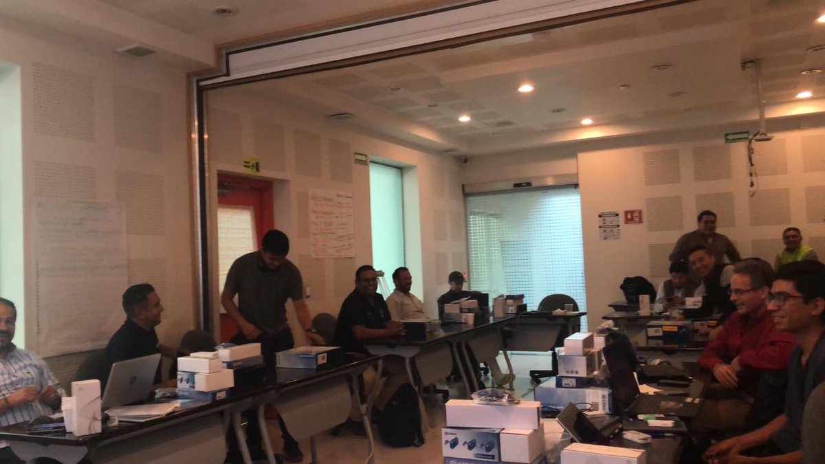 CDVILATAM's tweet photo. Finalizamos un primer día de certificación #CDVI #Antrium junto a nuestro distribuidor @Meriksadecv
¡Nos vemos mañana! 😎 https://t.co/QHRwgvKkyF