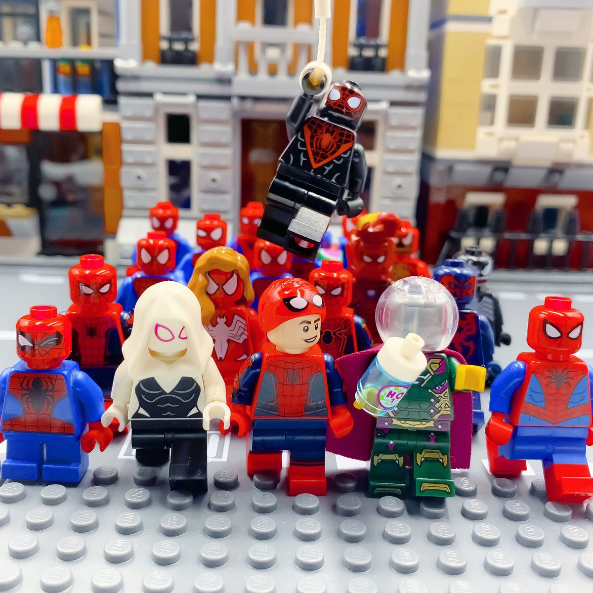 lifeinbrick's tweet photo. #SaveSpiderMan @SonyPictures and @Disney talk it out please. We love what you’ve done together for #SpiderMan and the last thing anyone wants to see is #SpiderManFarFromTheMCU https://t.co/RApkCEw0w1