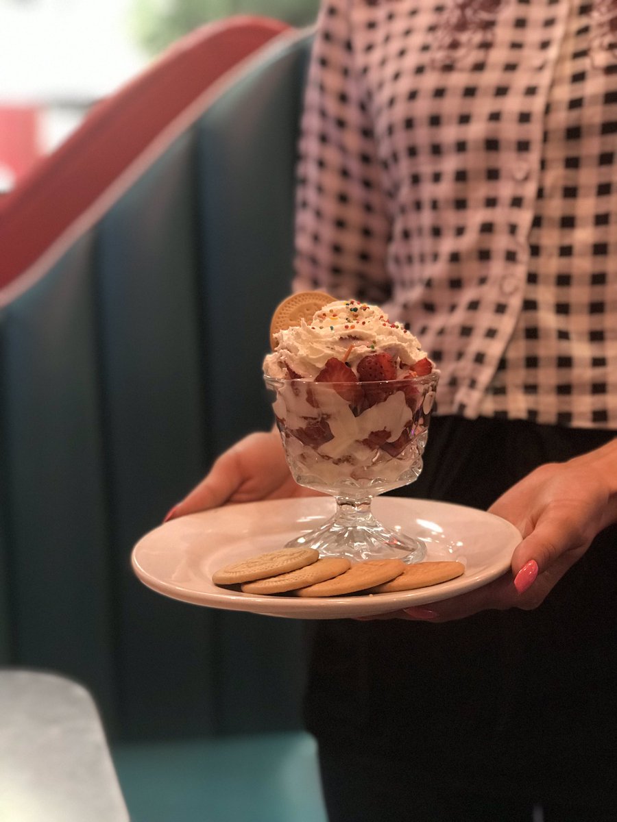 jetsonsmx's tweet photo. Prueba también nuestras deliciosas fresas con crema. 🤤🤤 https://t.co/pHcRBYzSnK