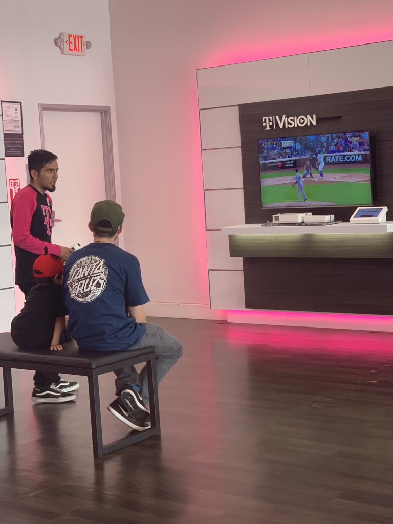 Eddies_Tweets's tweet photo. Tony And Martin Were Buddy Selling And Were Able To Hook Up Our Pittsburg Customer With Some TVision 📺📺#littsburg #alldayeveryday #Tvision #983C 🔥🔥🤘🏻 https://t.co/c15JA0zmD1
