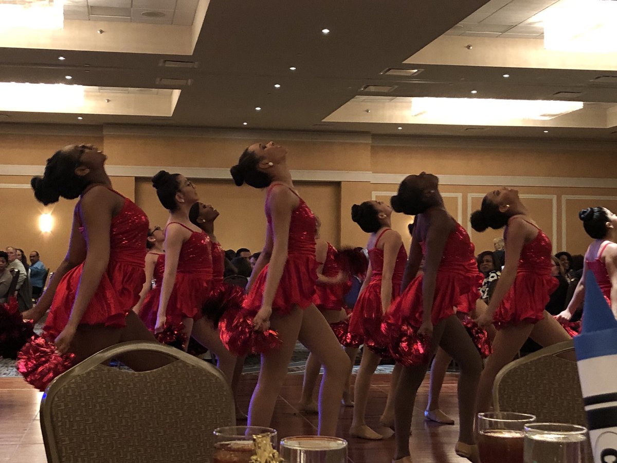 DanceDrew's tweet photo. Drew Dance performing a Pom routine. Badger Dance Company 2018-2019. #Weneverstopdancing #shakeyourpompoms #Sparkle #drewhouse https://t.co/P8Wzpco80x