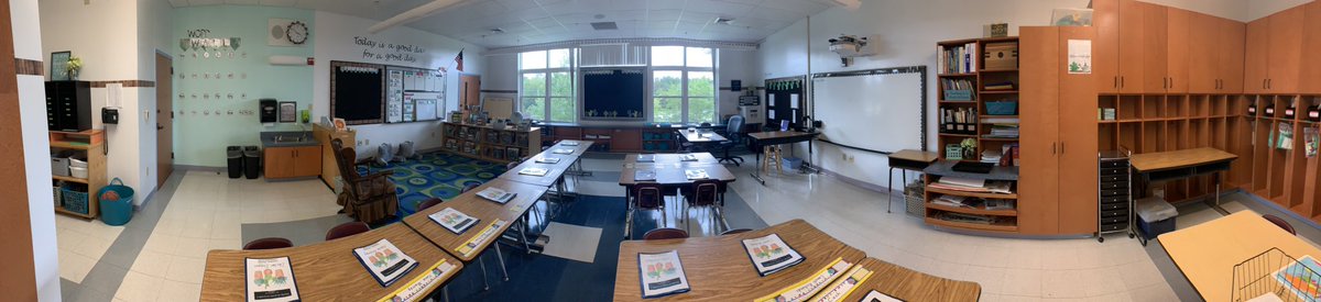 mrs_tapley's tweet photo. This makes me feel old to say.... but year 12 here we go! New room, new grade, feeling *renewed*! I’m so beyond excited to see (not meet bc I know them all) my group of second graders! 🌵 #hellosecondgrade https://t.co/MOwGuTgNgQ