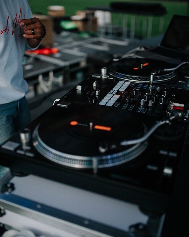 iamdjemd's tweet image. It’s more to it than just hitting the ⏯ button... #Salute to all the DJs 📸: @valerie_lisitsyna #DJemD116 #RespecttheDJs
