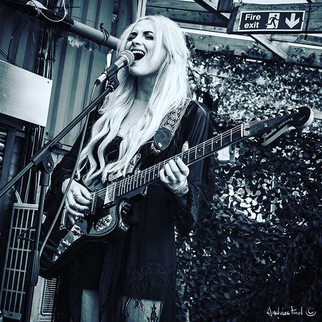 andraspaulcom's tweet photo. Petsematary being marvellous @pets3matary back at Siren Calling festival past weekend @sirencallingfest by @wcdinsta #pets3matary #sirencallingfestival #wcdinsta #concertphotography #livemusicphotography #womeninmusic #chasingthelightart #punknrollrend… https://t.co/gvWTml1rr1 https://t.co/RrUqQnpDlc