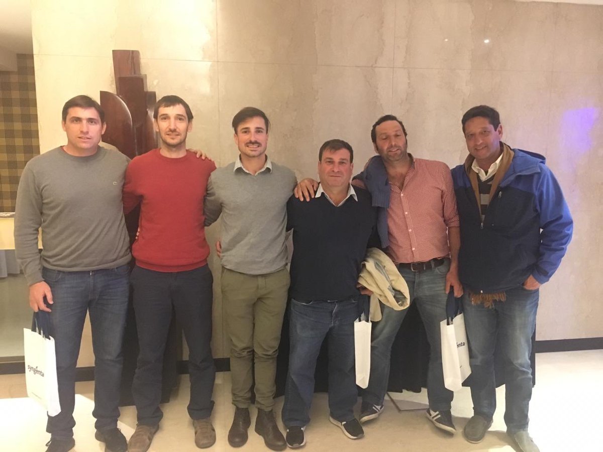 Agropack's tweet photo. Participando junto a clientes de Lobos y Roque Perez del WorkShop de Cereales #SembrandoFuturo de @Syngenta_ar
Nuestros clientes👉nuestra prioridad
Gracias @donsnico Responsable Comercial de #AgropackLobos y @alvarezale14 Responsable Comercial #AgropackAlvarado por las 📸 https://t.co/olx3EevCTr
