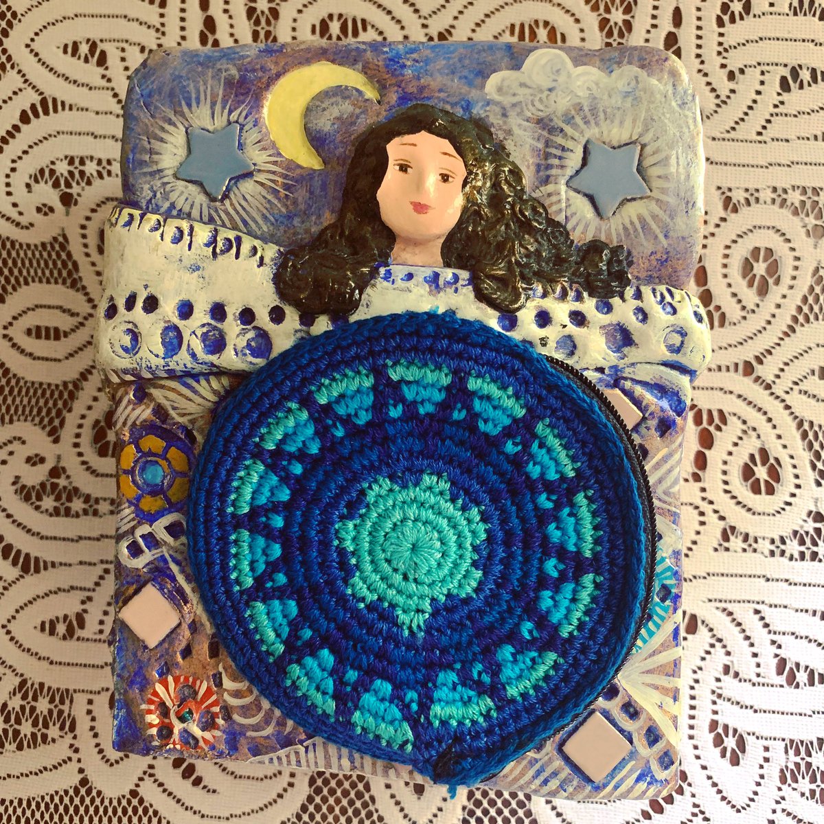 Selena_Fox's tweet photo. #Dream #Mandalas & #Artmaking on my #DiviningDreams podcast tonight. Listen on #CSNPodcasts at 7pm central or later at this link: https://t.co/vgy55F9qrb https://t.co/L0GbrPruts