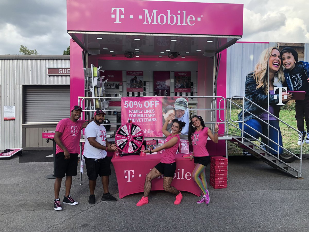 WHY DON’T you stop by the truck at <a href="/oakmtnamp/">Oak Mountain Amp</a> and check us out before the <a href="/whydontwemusic/">Why Don’t We</a> show tonight!! #TMobile #beepbeep #dealsonwheels <a href="/TonyCBerger/">Tony Berger</a> <a href="/chad_filkins/">Chad Filkins</a> <a href="/LiveNation/">Live Nation</a> <a href="/TammyRizzardi/">Tammy Rizzardi</a> <a href="/ItsArleen/">Arleen Neves</a>