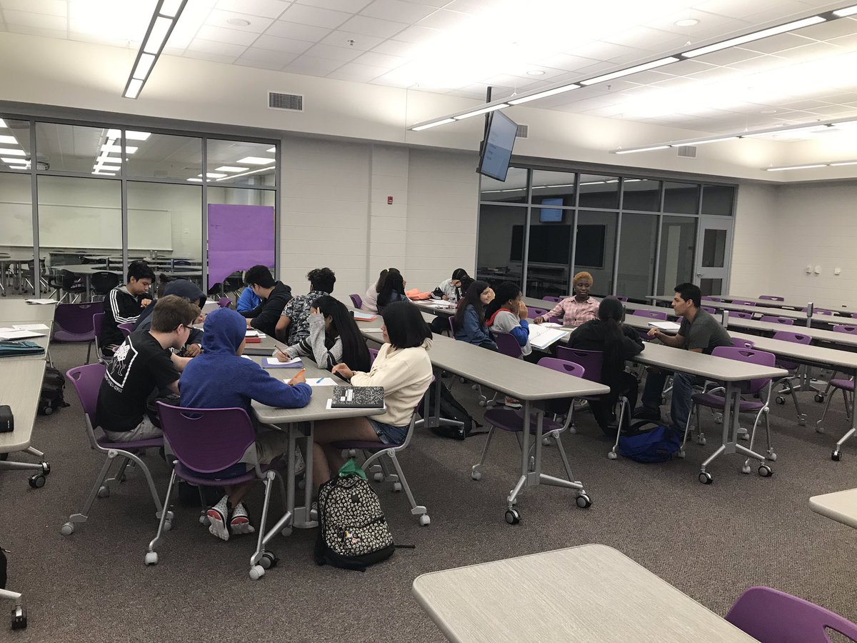 seales1's tweet photo. First day of BioLit was a huge success! https://t.co/g4K354hqi2