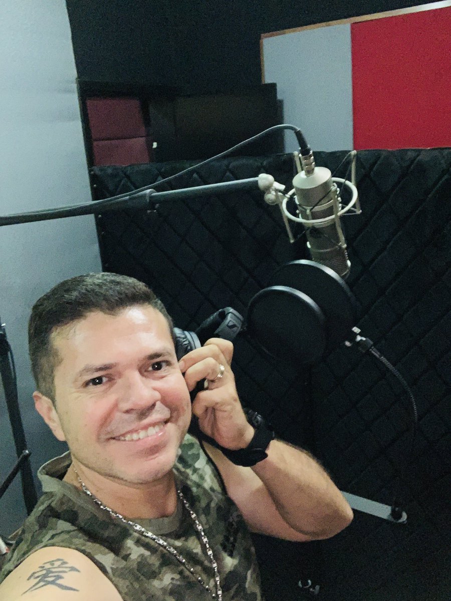 j_medina37's tweet photo. #trabajandole #sorpresas #puromicrofonoorganico #bulbos #bock47 #listozmasterstudio #jorgemedina #graciasadios https://t.co/DszttKIex0